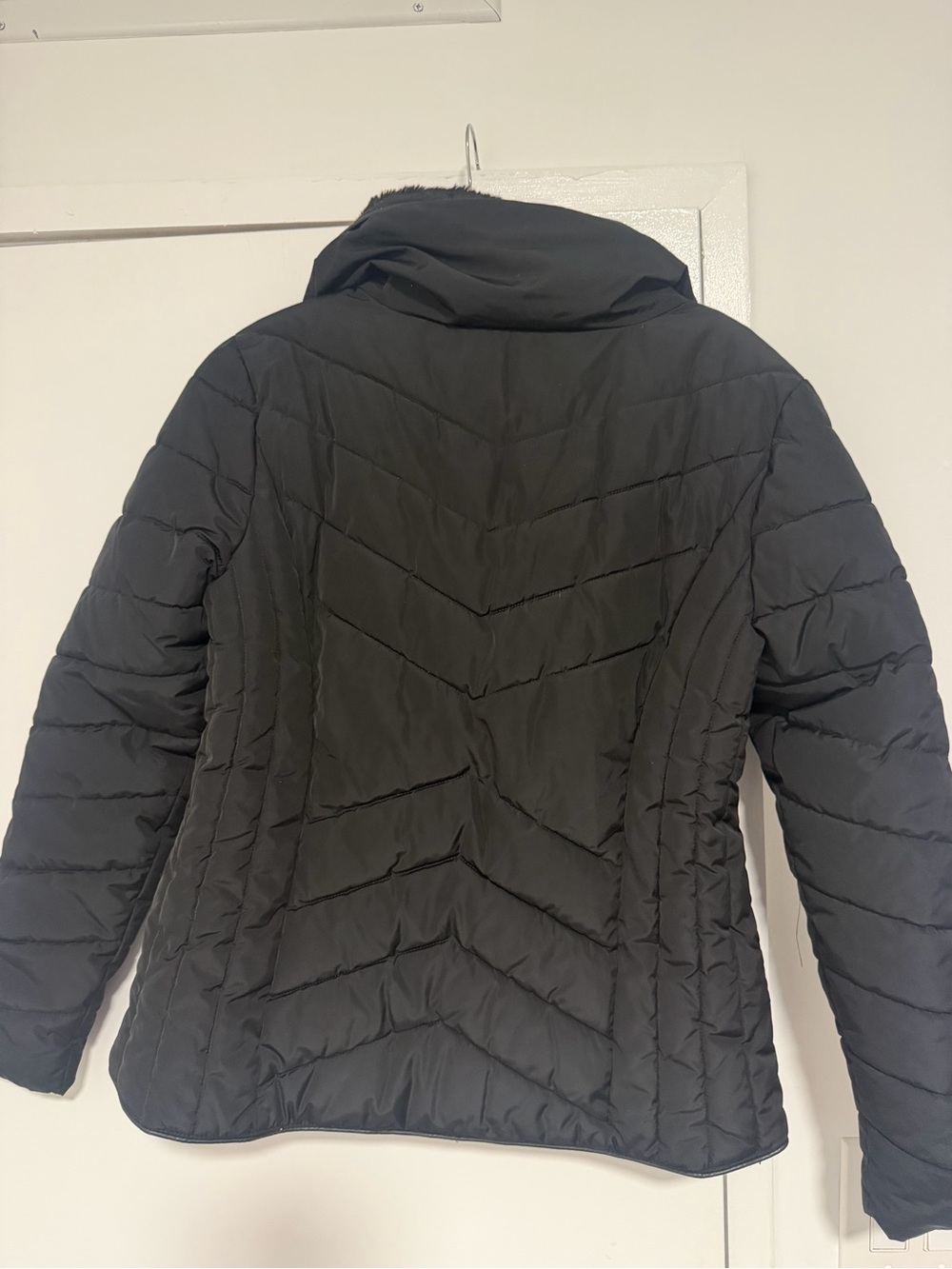 Women’s Black Quilted Puffer Jacket